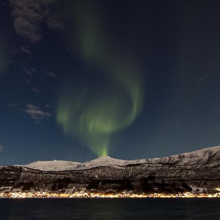Veien Til Senja Apartment Finnsnes Exterior foto