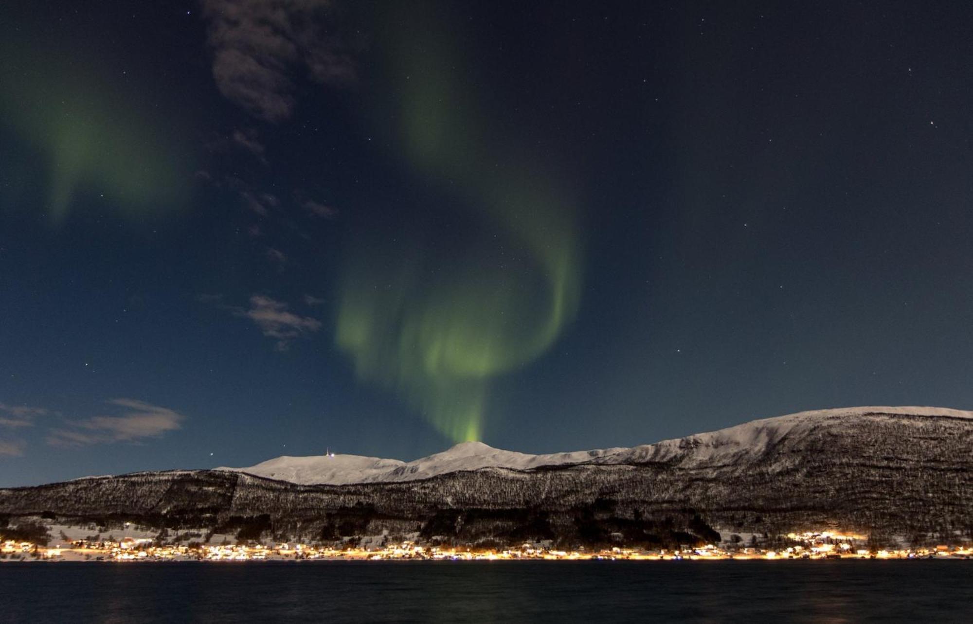 Veien Til Senja Apartment Finnsnes Exterior foto